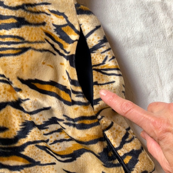 Tiger striped Boho faux fur lightweight jacket - Picture 3 of 8